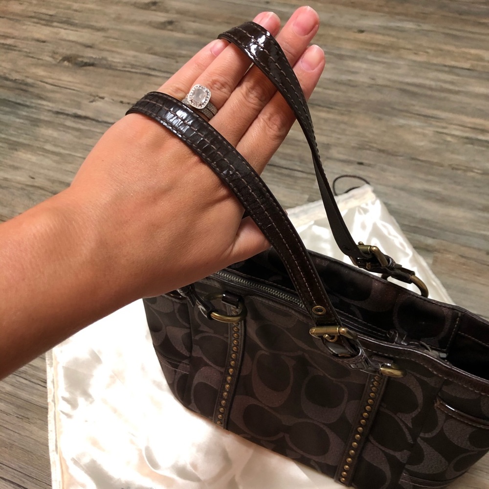 Coach Handbag... Perfect for Fall! 🍁 - Picture 3 of 4